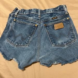 Wrangler Distressed Vintage Shorts